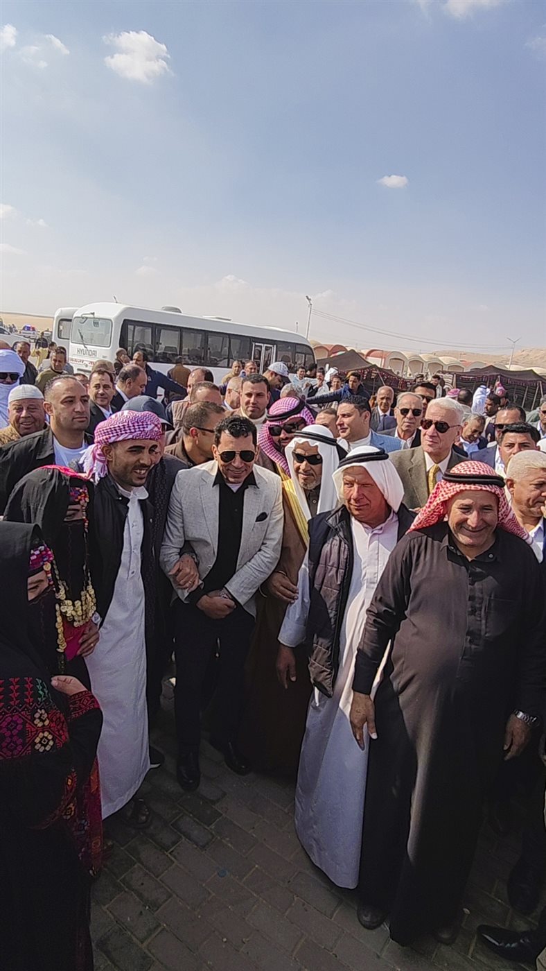 جانب من مشاركة وزير الشباب في احد الاعراس العربية