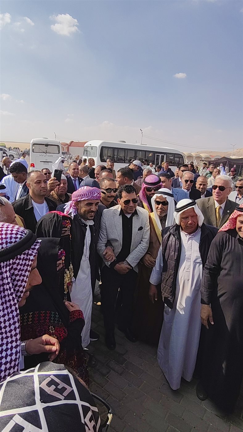 جانب من مشاركة وزير الشباب في احد الاعراس العربية