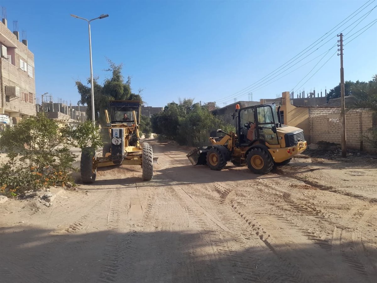 رئيس مدينة الطود يتابع أعمال رفع كفاءة الطرق والتجميل