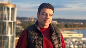 الصحفي إياد شربجي