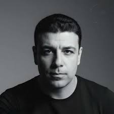 الصحفي إياد شربجي