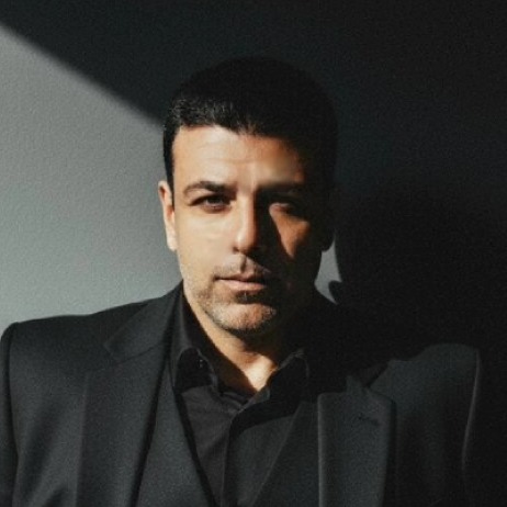 الصحفي إياد شربجي