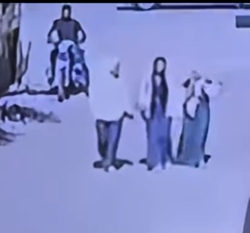 الأمن يفحص فيديو تحرش قائد دراجة بطالبة وسط الشارع