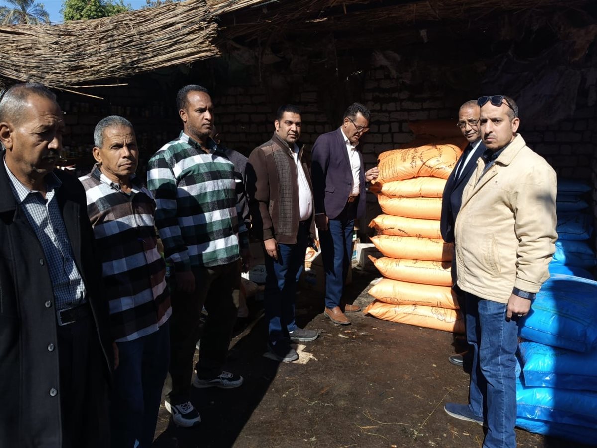 تموين الأقصر يضبط أسمدة مدعمة بالسوق السوداء