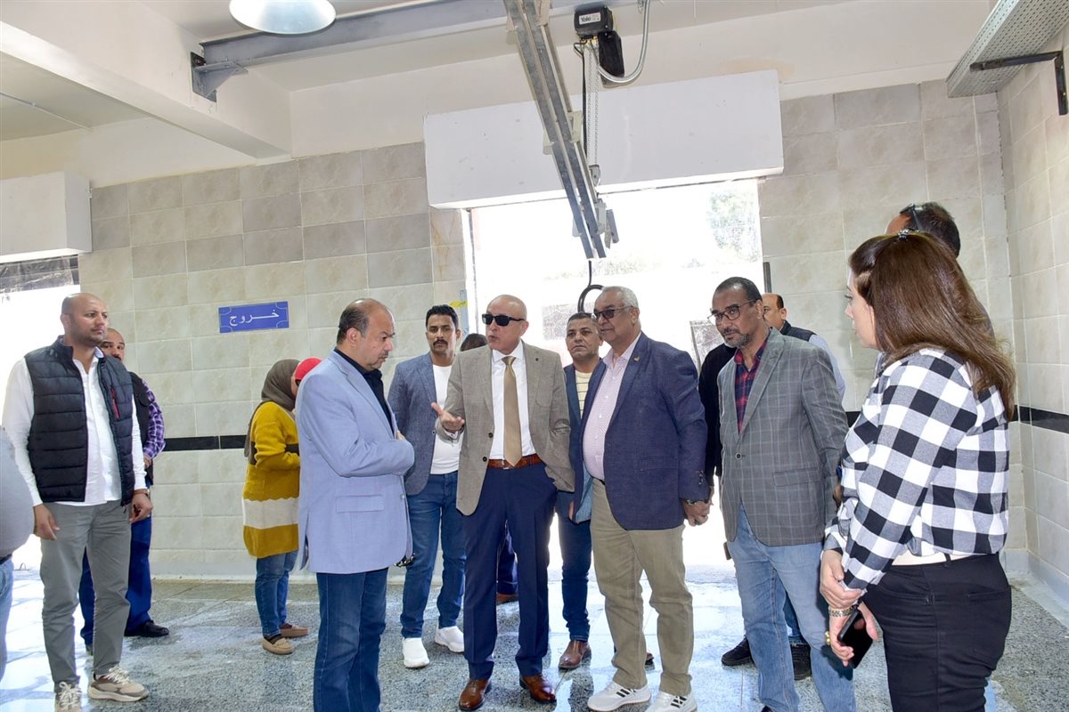 محافظ الأقصر يتفقد شادر الحبيل