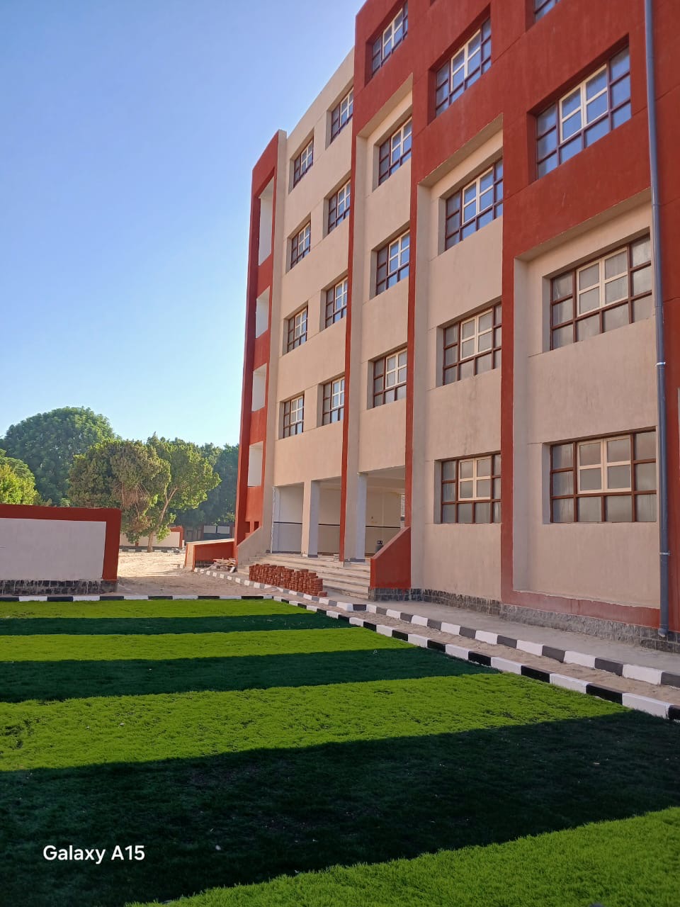 قطاع الأبنية التعليمية بالأقصر