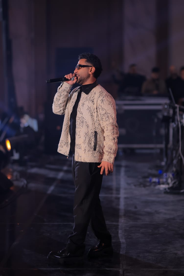 أحمد سعد يتألف بحفل كامل العددد