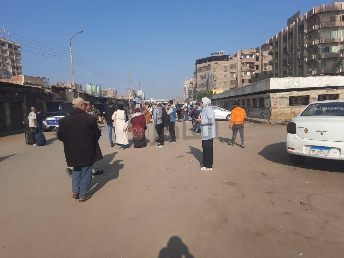 المنوفية تدفع بأتوبيس نقل عام وسيارات إضافية لتعويض تأخر القطارات