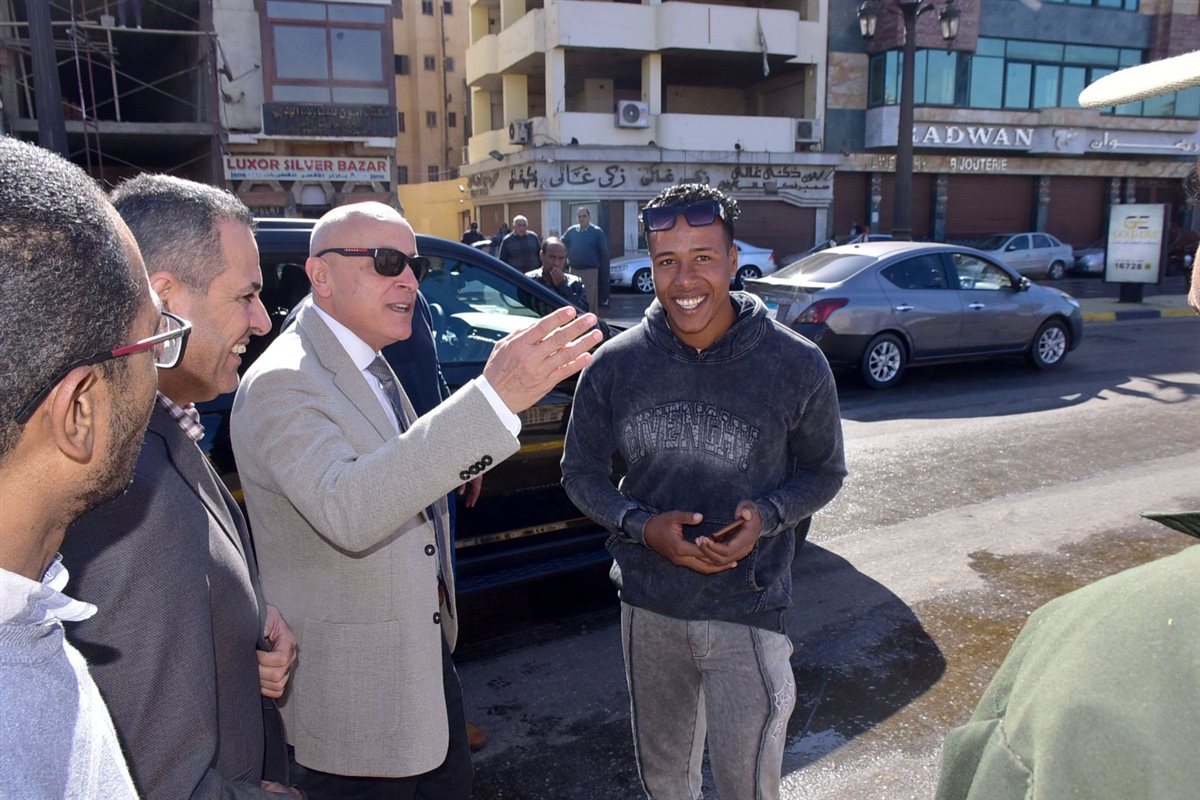 جولة ميدانية لمحافظ الأقصر