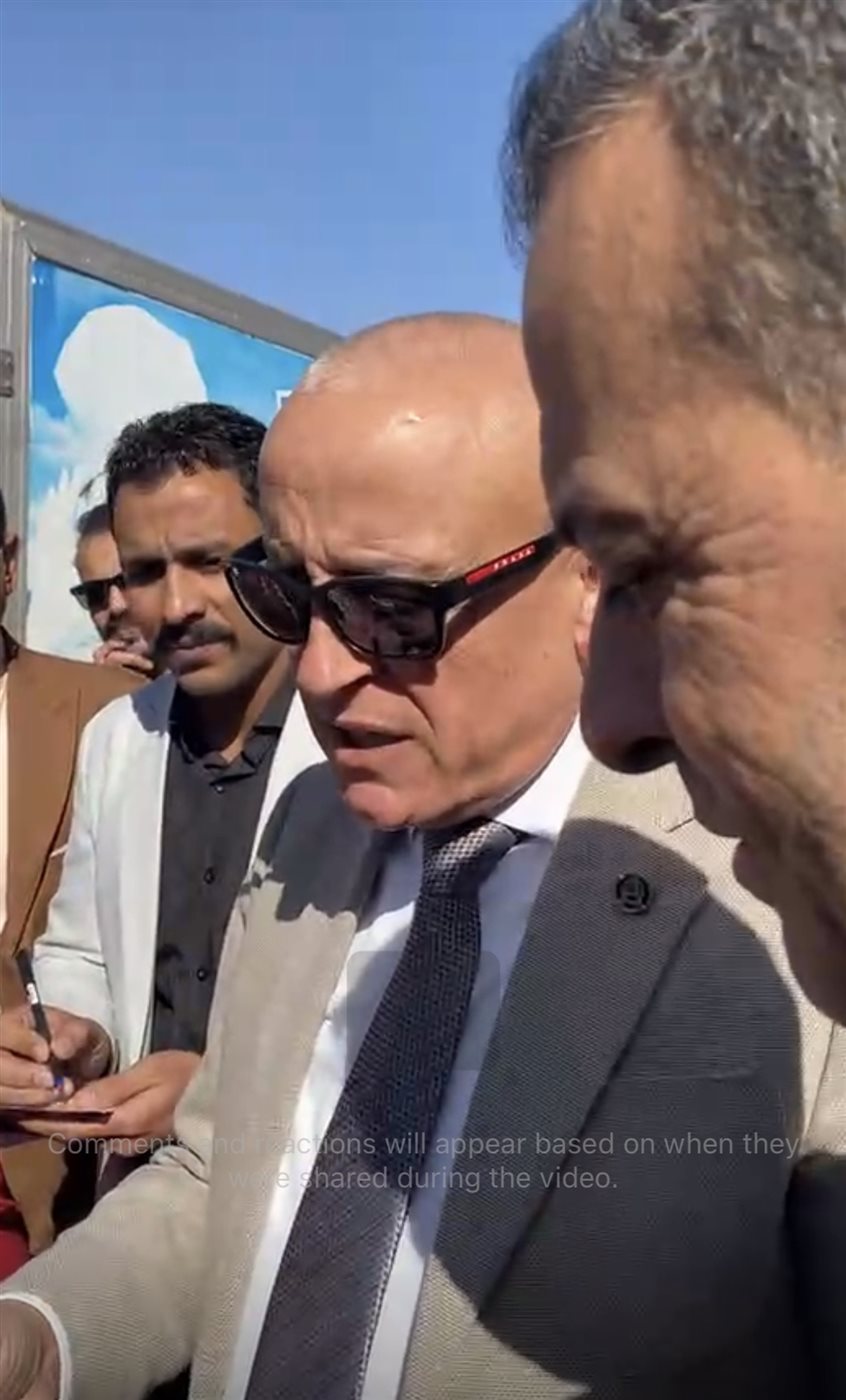 محافظ الأقصر يلبي طلب مواطن بسداد مصروفات أبنائة