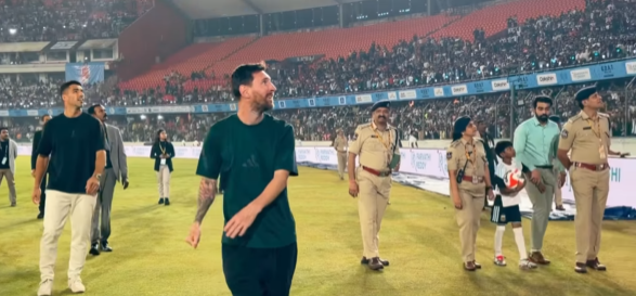 ليونيل ميسي نجم فريق إنتر ميامي الأمريكي وقائد منتخب الأرجنتين خلال زيارته إلى الهند