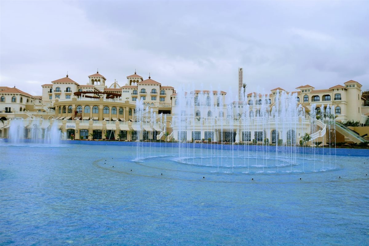 &nbsp;سيليا تحتفل بافتتاح كارفور&nbsp;