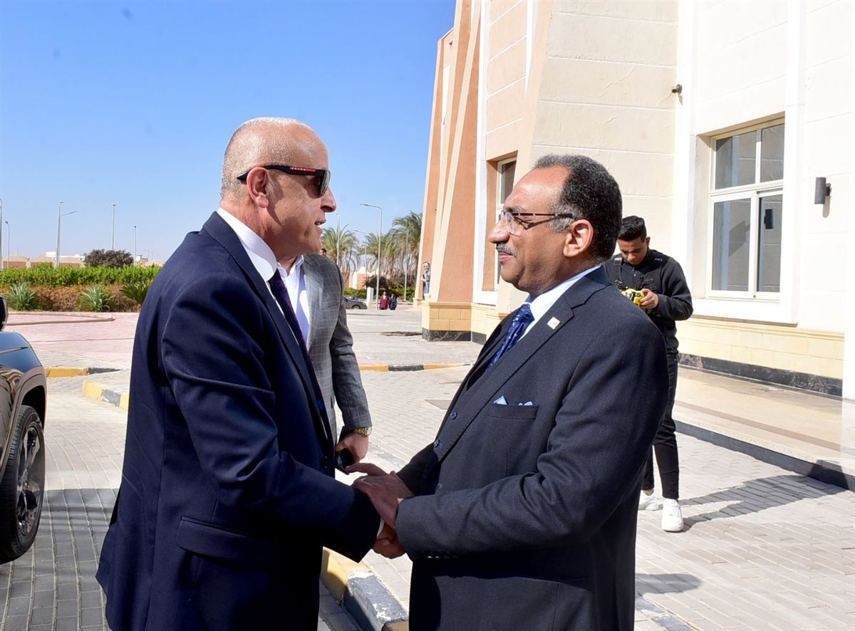 الجامعة التكنولوجية بالأقصر