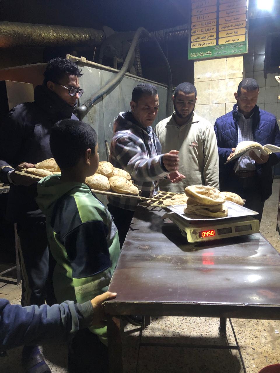 تموين الفيوم يضبط 81 مخالفة تموينية متنوعة وضبط كميات من الدقيق المدعم والسلع منتهية الصلاحية