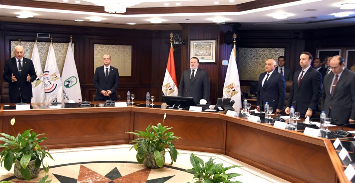 جانب من التوقيع