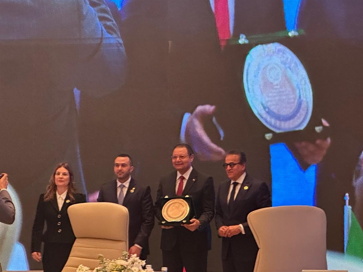 فوز مصر بجائزتي الطبيب العربي والعمل المميز في التمريض والقبالة