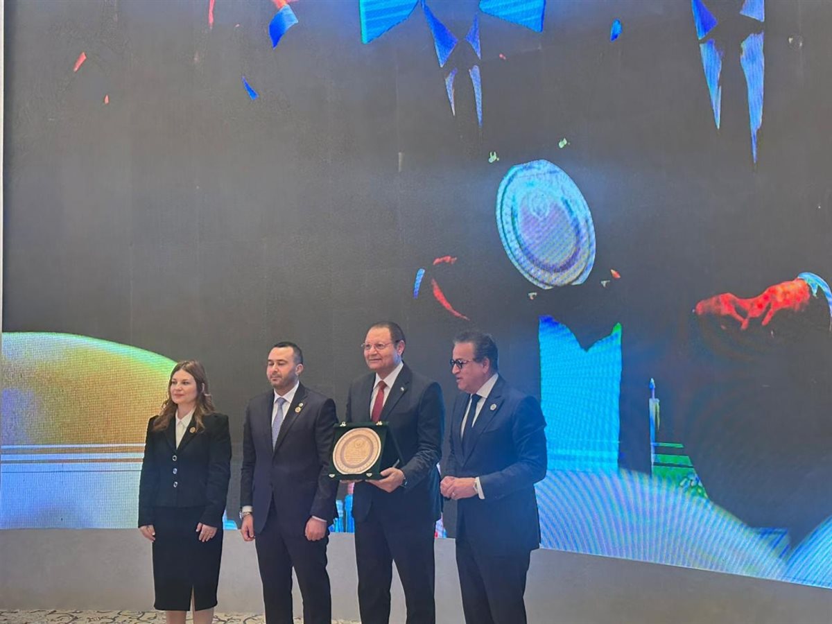فوز مصر بجائزتي الطبيب العربي والعمل المميز في التمريض والقبالة