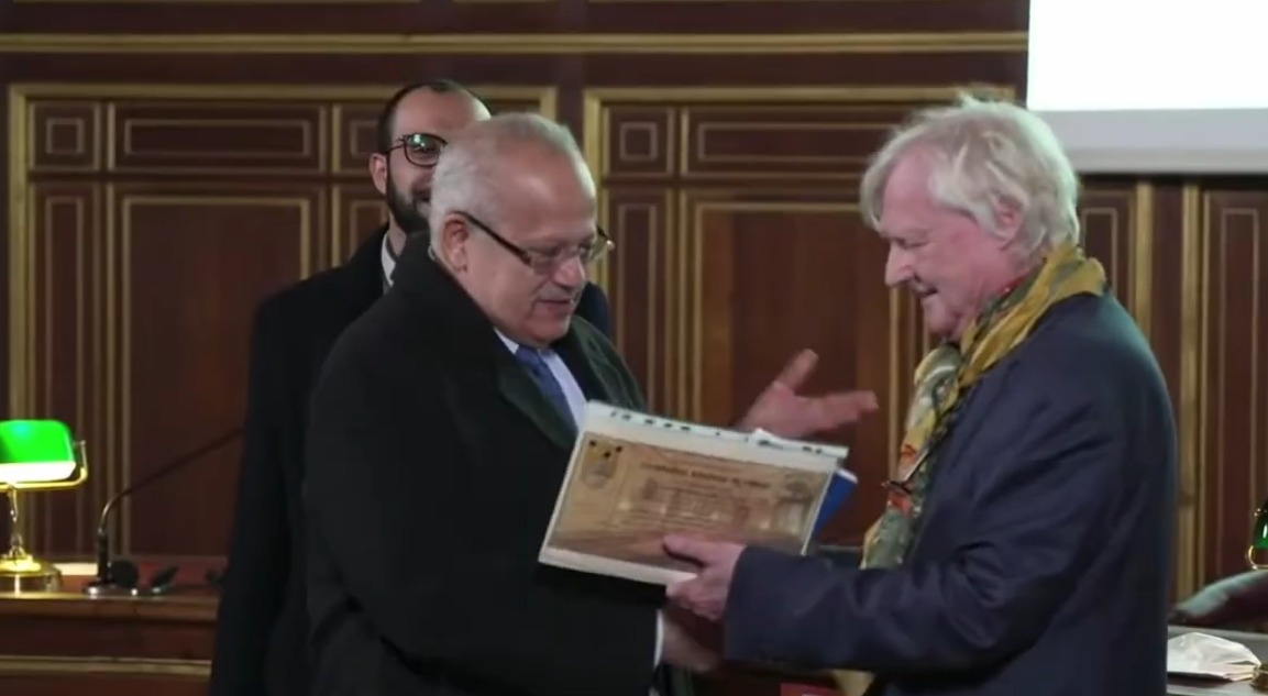 جامعة السوربون تكرم الدكتور محمد الخشت رئيس جامعة القاهرة السابق بعد محاضرة تعيد فتح سؤال العقل والعلم والدين