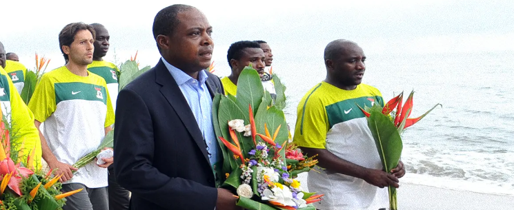 <strong>كالوشا بواليا رئيس الاتحاد الزامبي يوجه اللاعبين والجهاز الفني لزيارة الحادث الذي شهد مأساة 1993&nbsp;</strong>