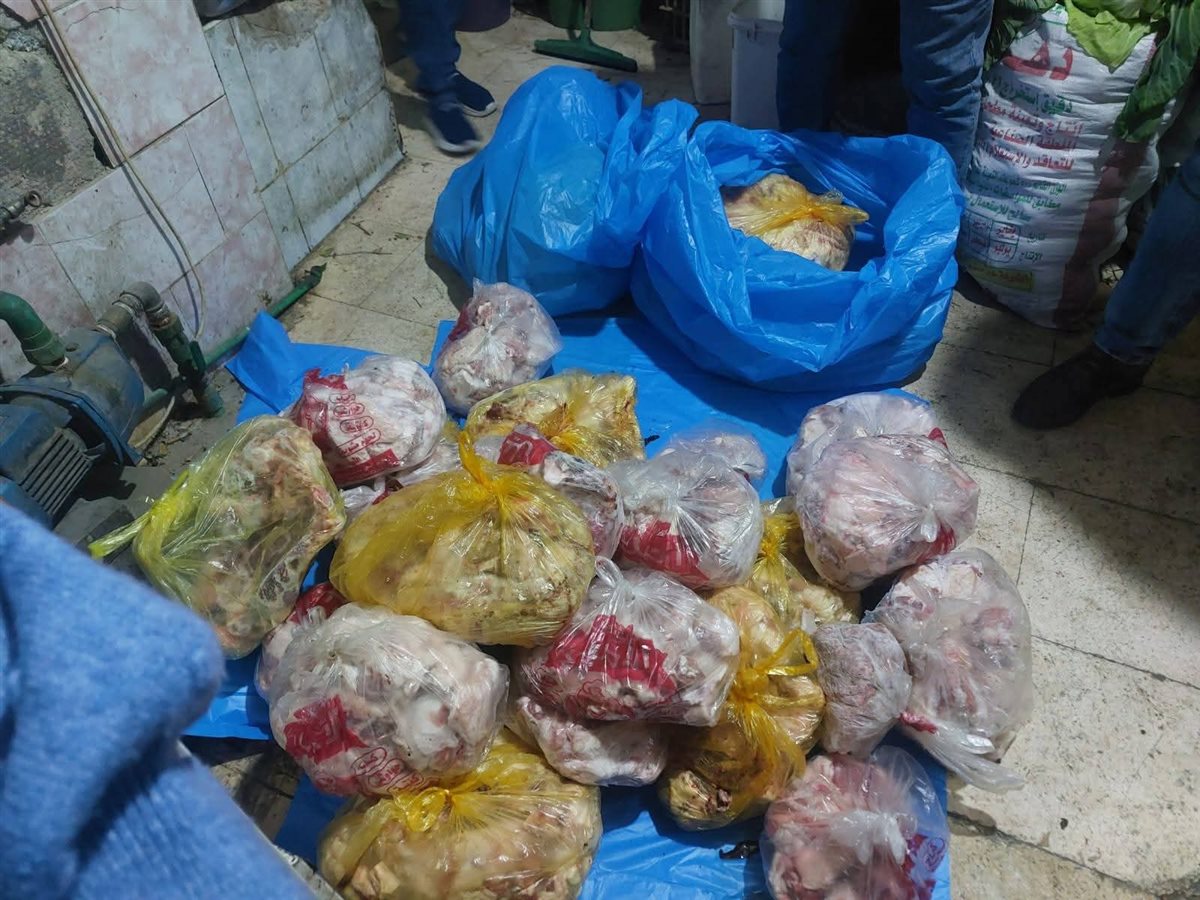 ضبط لحوم غير صالحة للإستخدام الآدمي بأحد مطاعم الغردقة