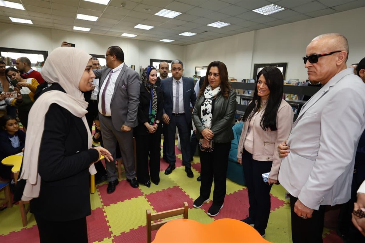 جولة الوزراء بمكتبة مصر العامة بالأقصر
