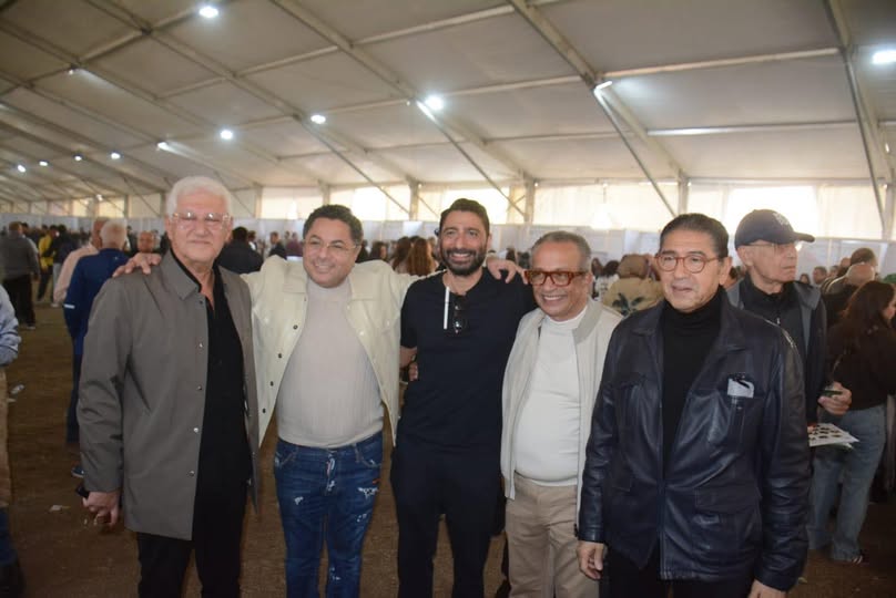 هشام عز العرب مع نجلة في انتخابات نادي الجزيرة