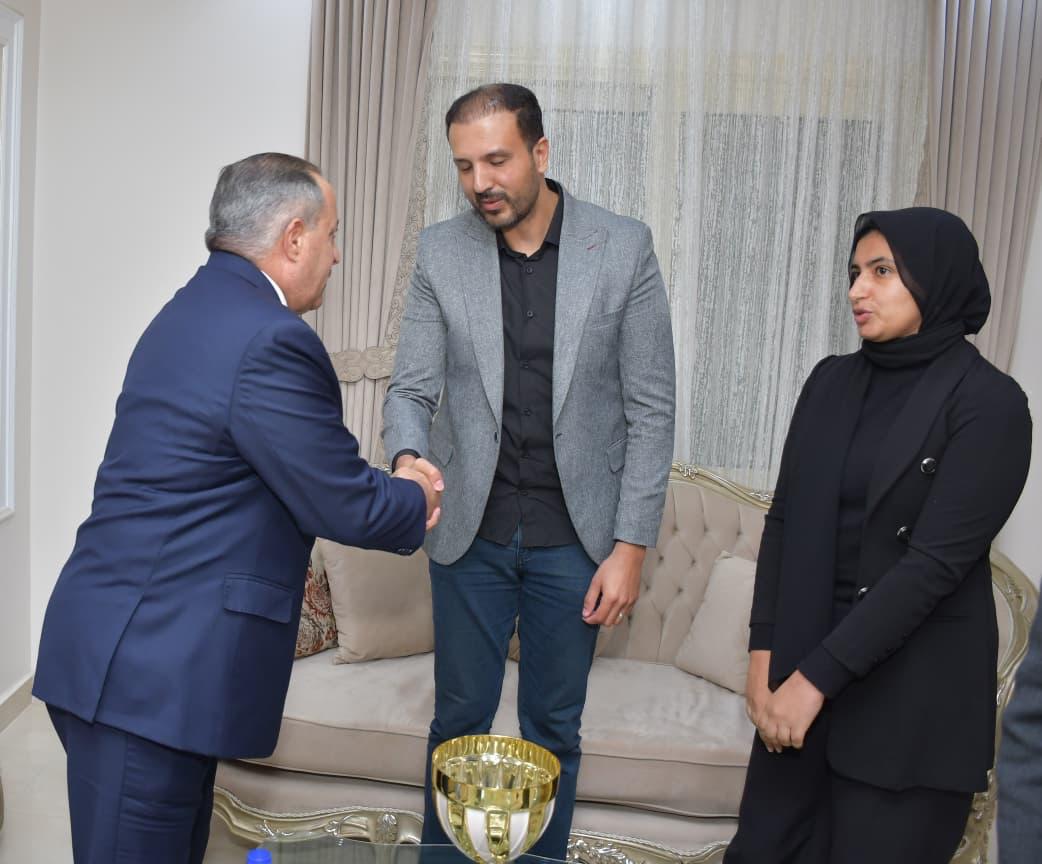 وزير الشباب والرياضة 