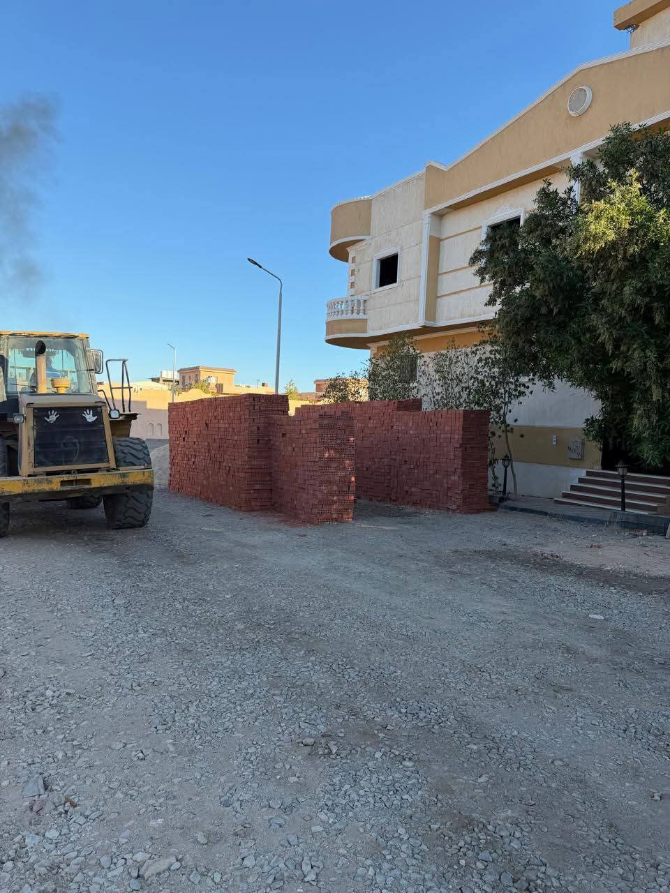 وقف أعمال بناء مخالف بالغردقة 