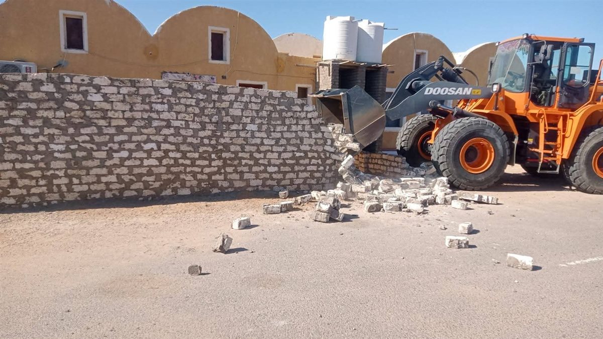 إزالة تعديات على أراضي الدولة في حلايب 