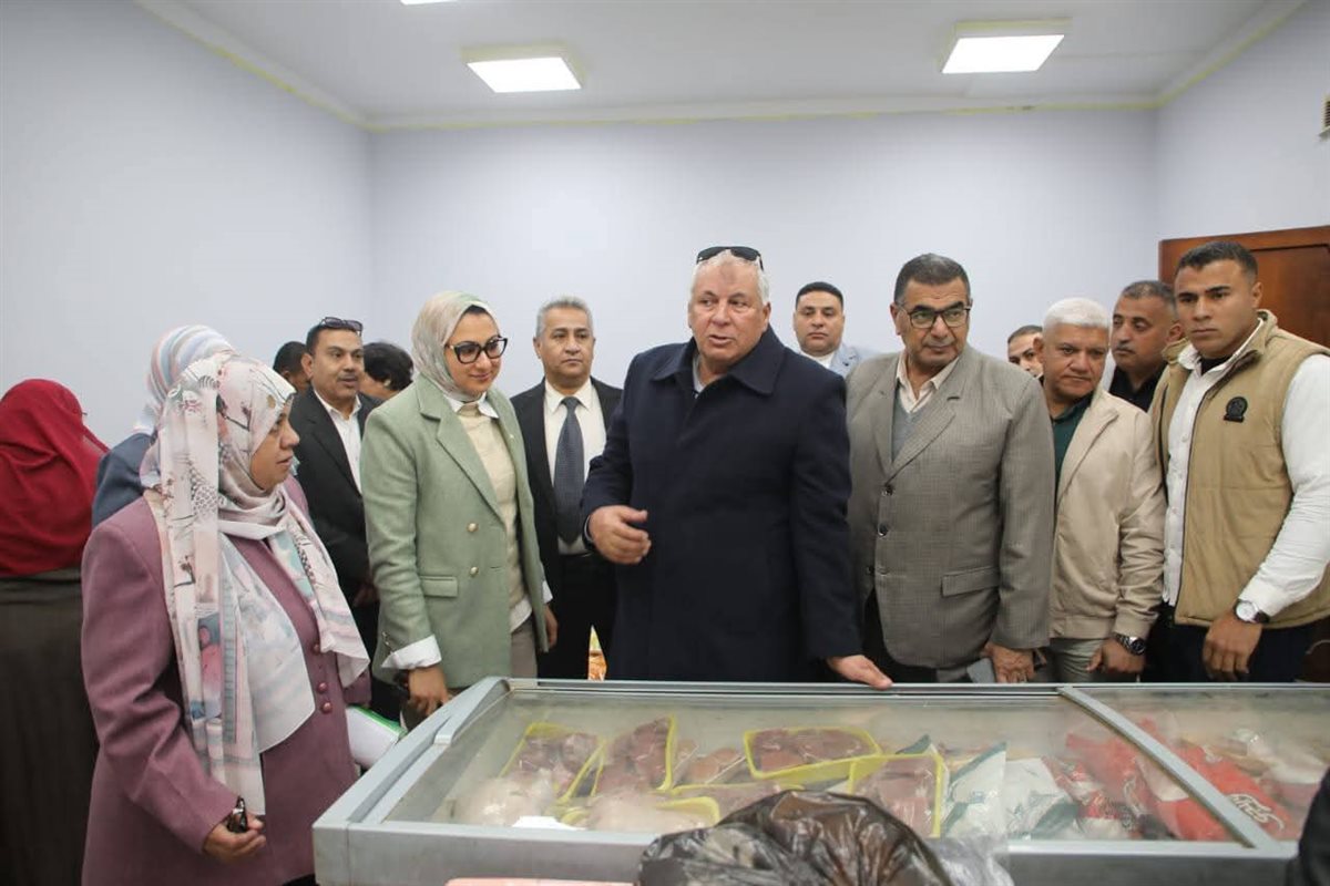 جانب من جولة محافظ الوادي الجديد