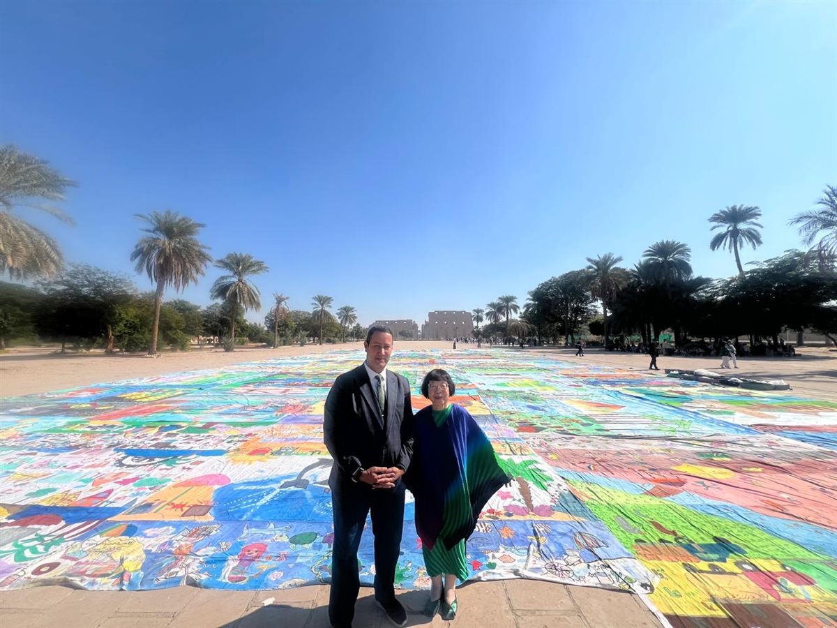 عرض اكبر لوحة مصرية يابانية بالكرنك&nbsp;