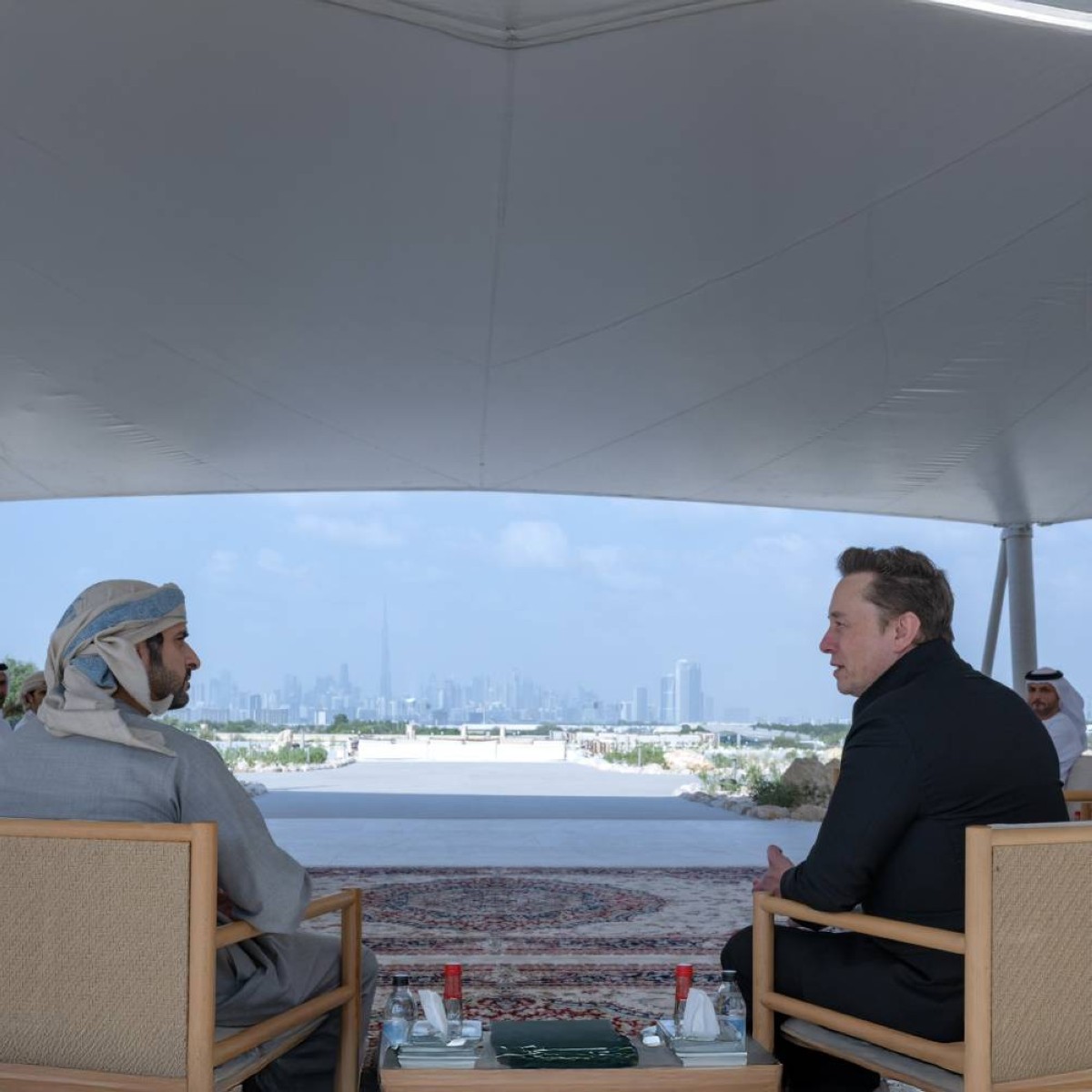 الشيخ حمدان بن محمد يلتقي رجل الأعمال إيلون ماسك في دبي