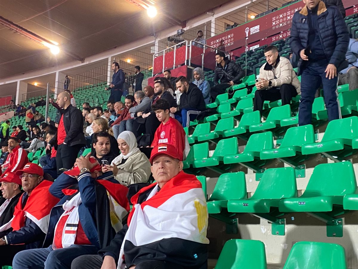 <strong>الجماهير المصرية تدعم منتخب مصر في مواجهة زيمبابوي بكأس أمم إفريقيا&nbsp;</strong>