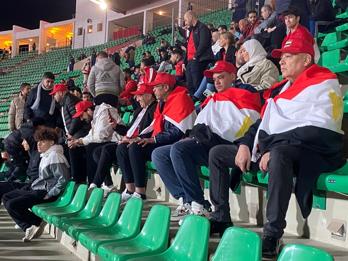 <strong>الجماهير المصرية تدعم منتخب مصر في مواجهة زيمبابوي بكأس أمم إفريقيا&nbsp;</strong>