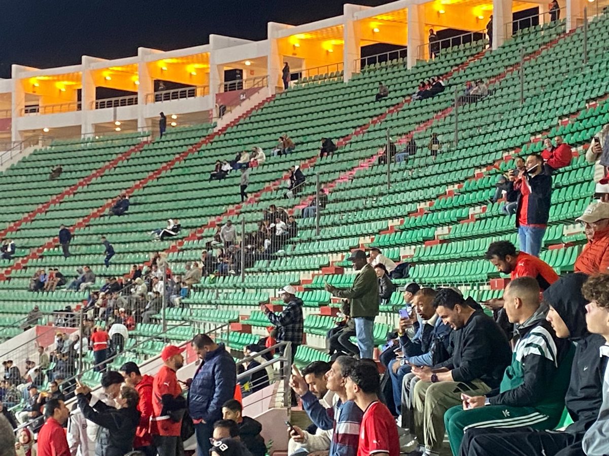 <strong>الجماهير المصرية تدعم منتخب مصر في مواجهة زيمبابوي بكأس أمم إفريقيا&nbsp;</strong>