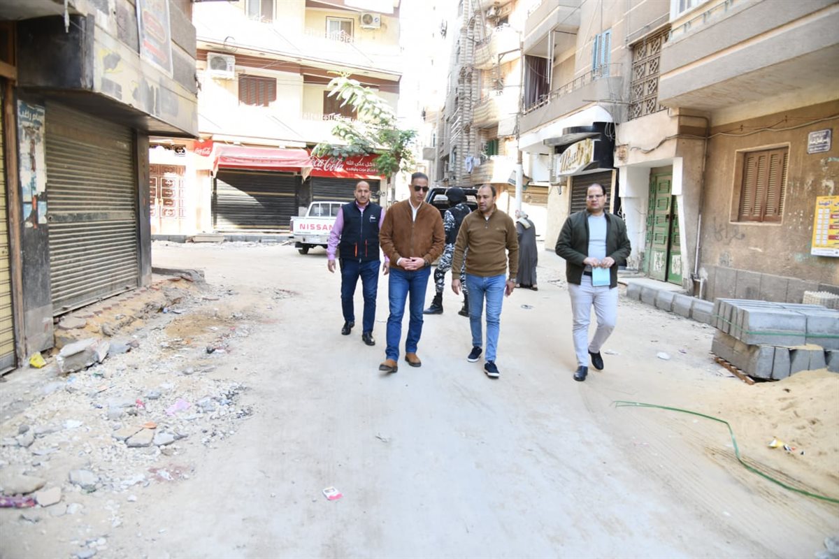  محافظ الفيوم يتابع حالة النظافة العامة ورفع الإشغالات بنطاق المدينة