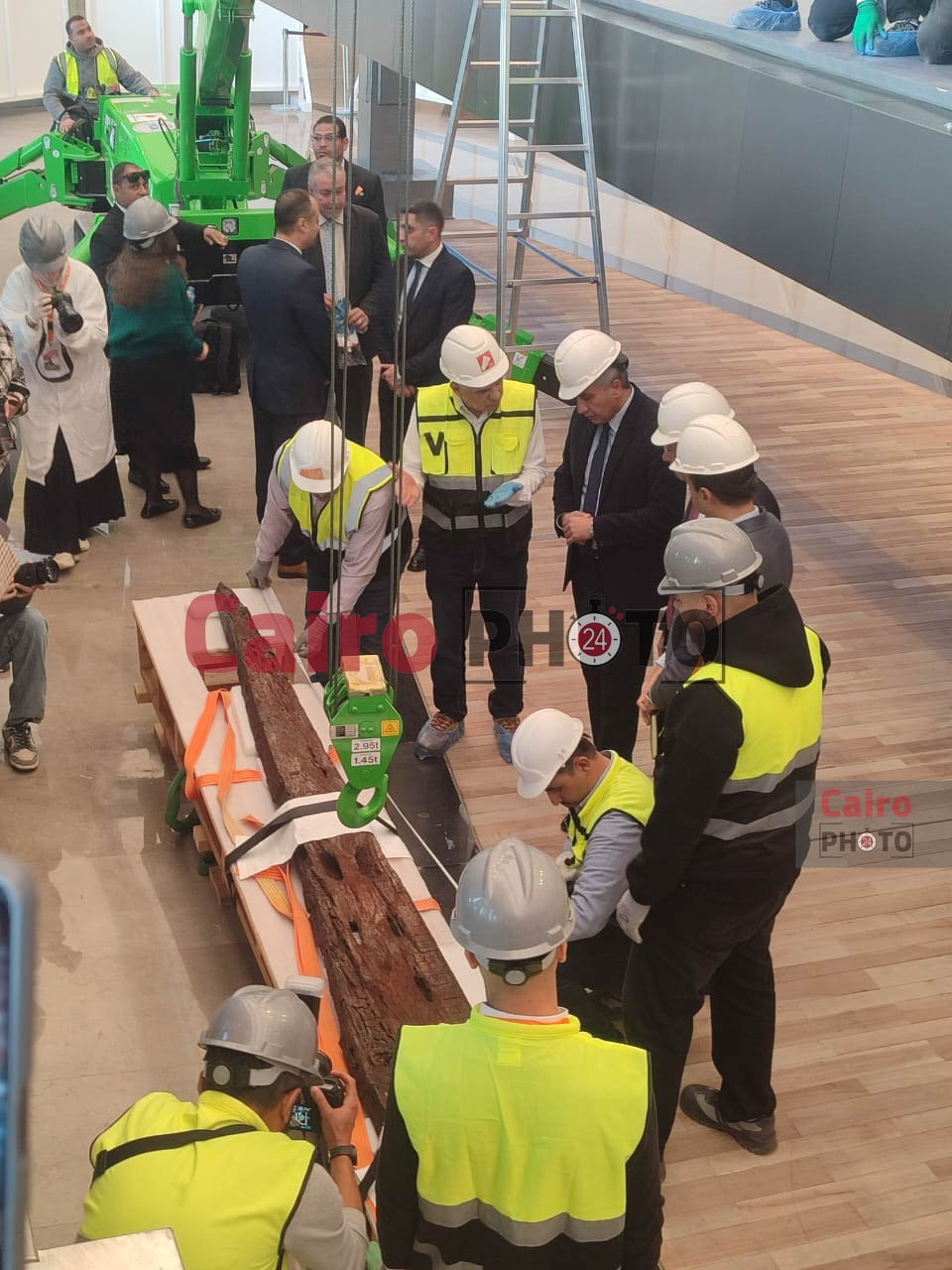 إعادة تركيب مركب خوفو الثانية أمام الجمهور بالمتحف المصري الكبير