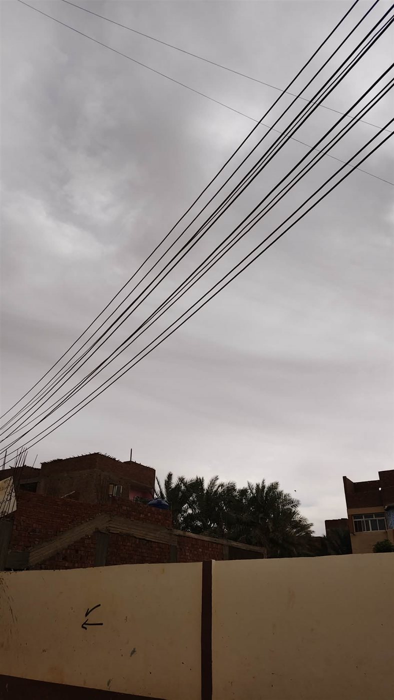 سحب كثيفة تغطي سماء الوادي الجديد