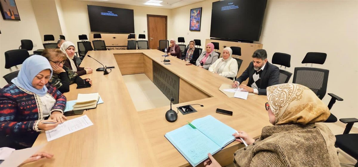 رئيس التعليم العام تعقد اجتماعات تنظيمية مع مستشاري المواد