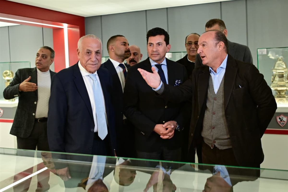 <strong>لقطات من زيارة وزير الرياضة لـ نادي الزمالك&nbsp;</strong>