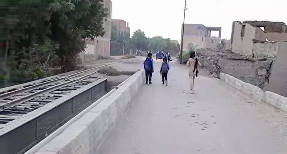 معاناة تلاميذ نجع عليو