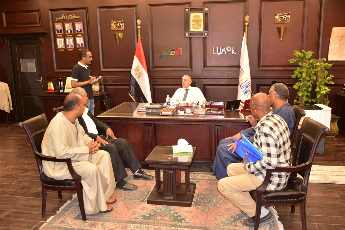 إستقبال محافظ الأقصر لأهالي النجع