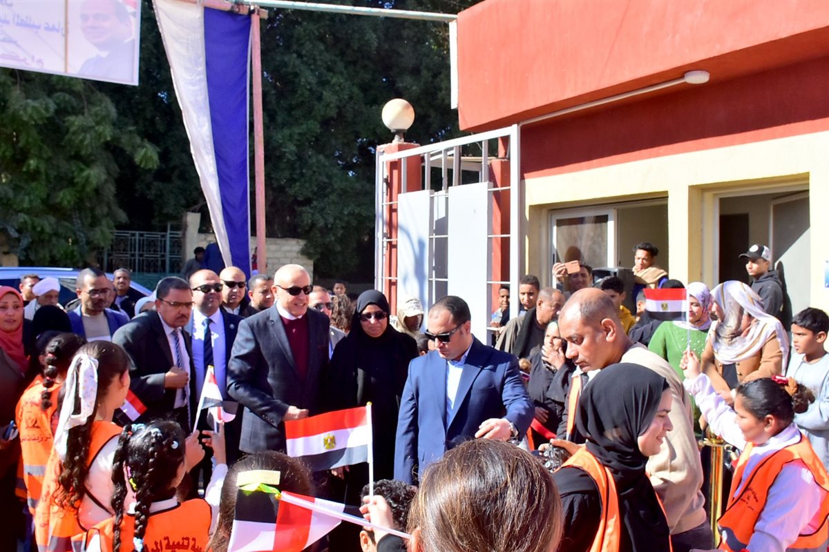 محافظ الأقصر يفتتح 3 محطات صرف بأرمنت&nbsp;