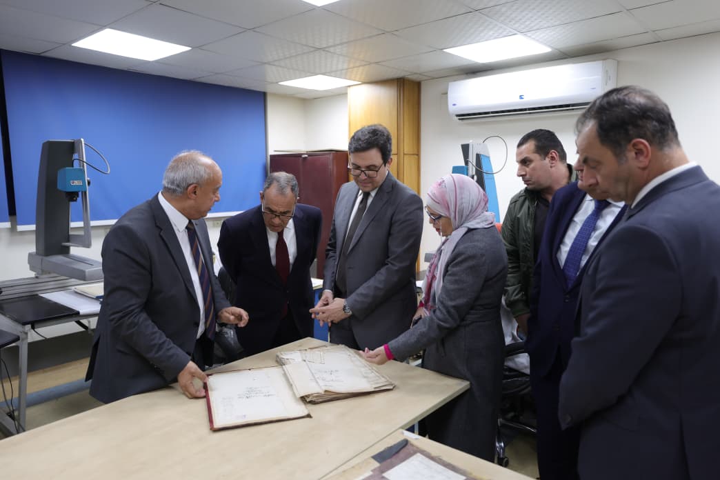 تسليم الوثائق والاتفاقيات