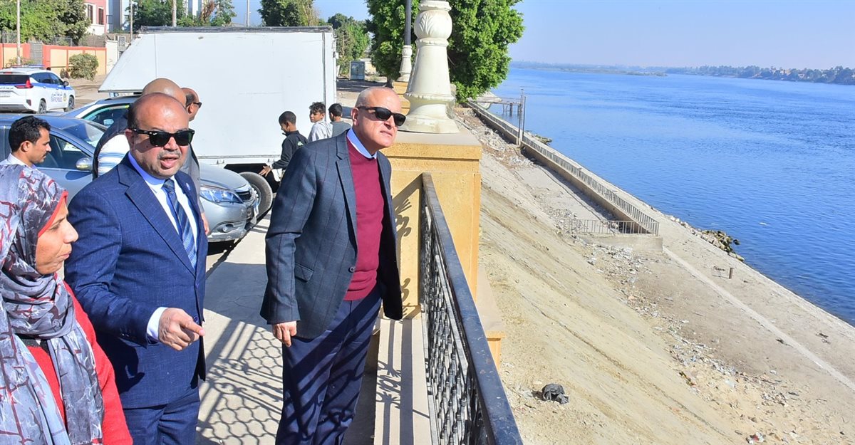 محافظ الأقصر يتفقد كورنيش أرمنت غرب الأقصر