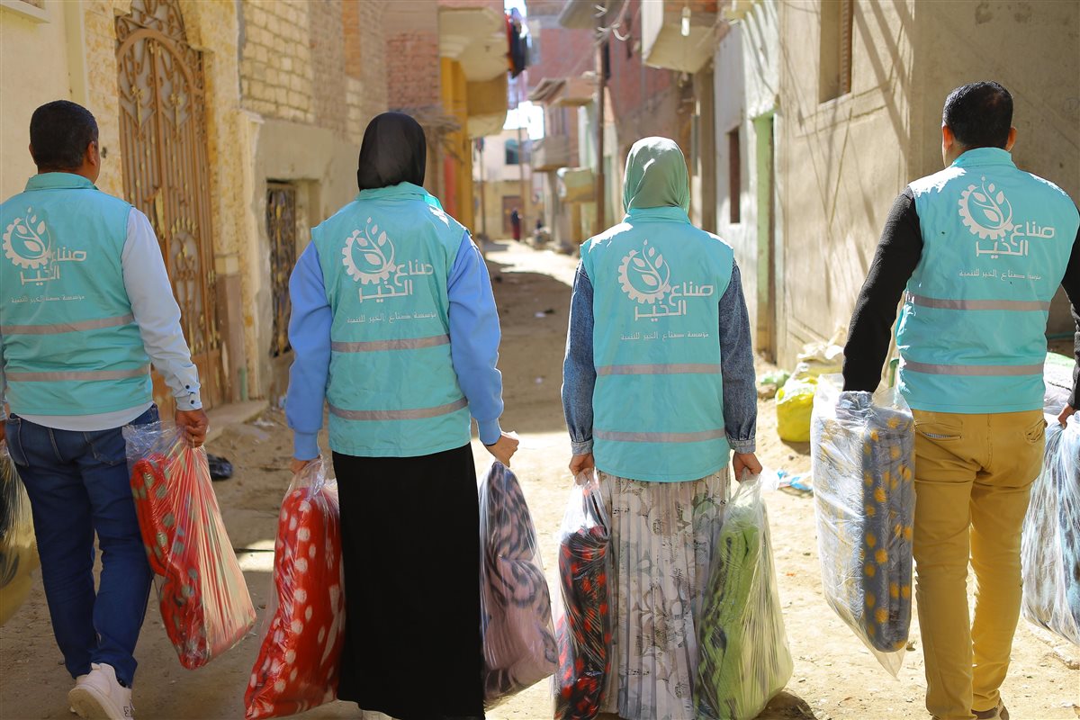 صناع الخير توزع 20 ألف بطانية على قرى 5 محافظات لمواجهة برودة الشتاء