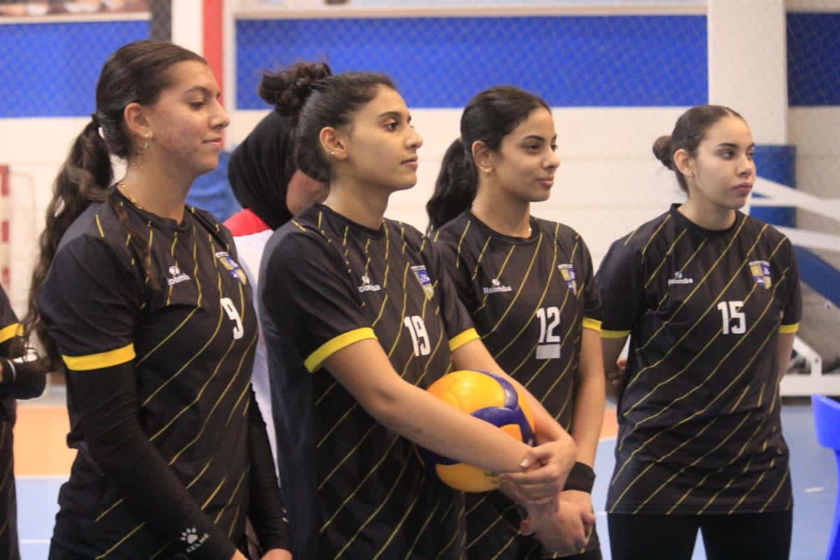 لاعبات فريق الكرة الطائرة للسيدات بنادي المقاولون العرب