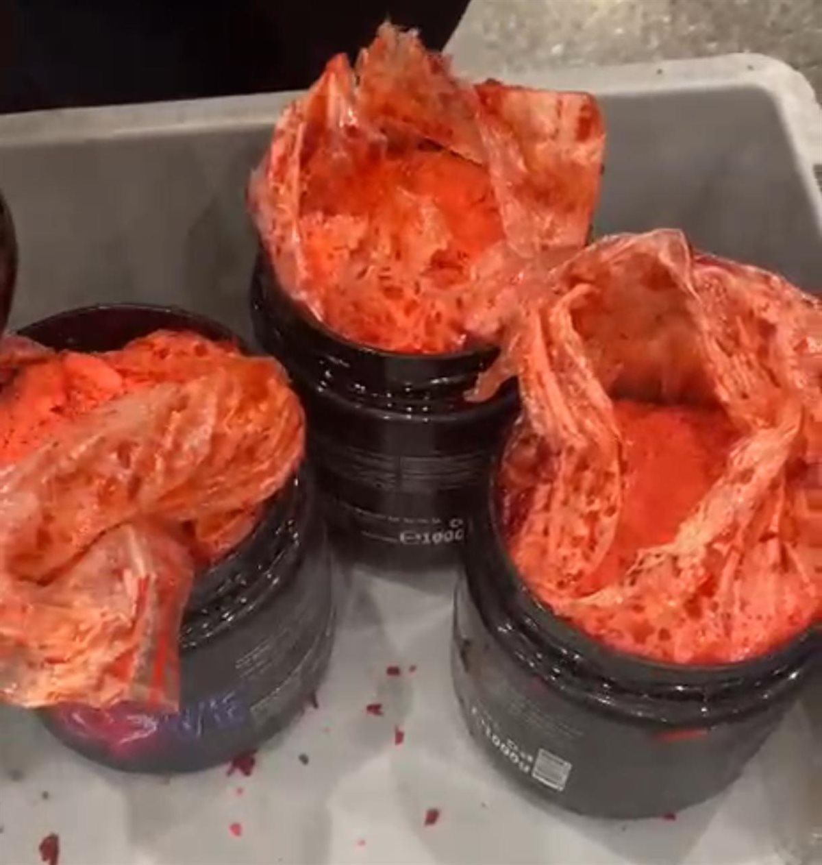 جمارك مطار القاهرة: ضبط 11 كيلو ونصف حشيش مصنع