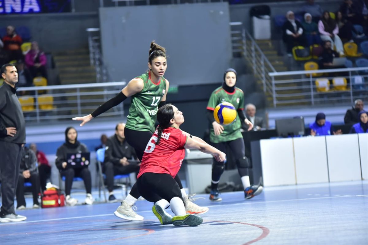 <strong>سيدات طائرة الأهلي يفوز على سبورتنج في المباراة الأولى بدوري المرتبط</strong>