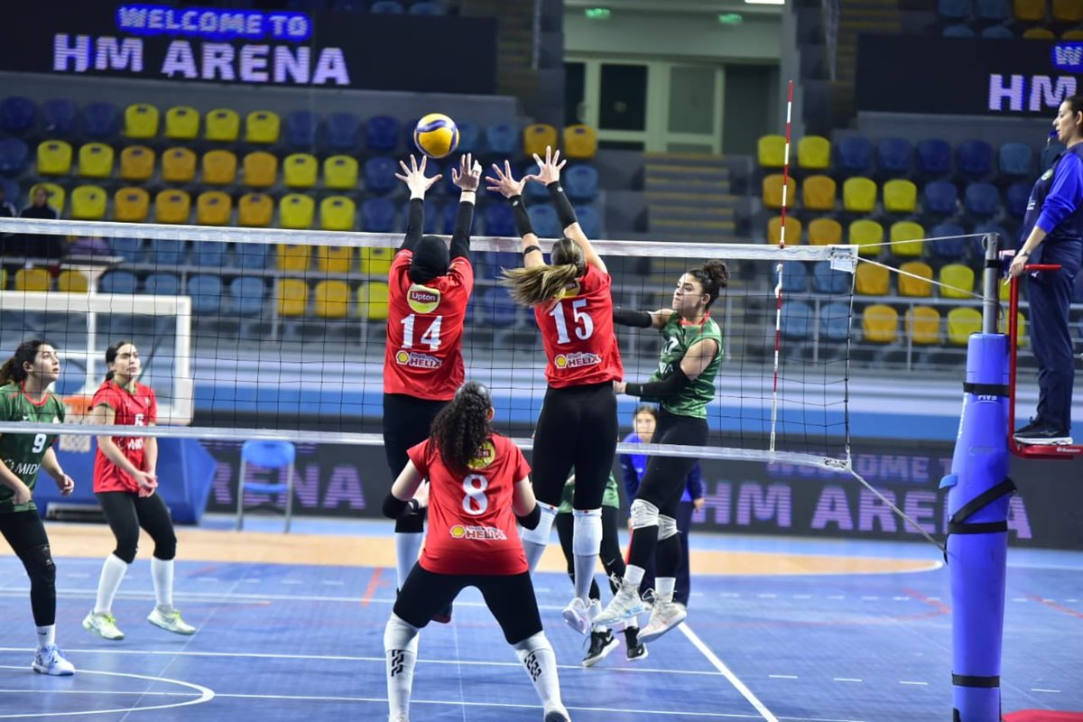 <strong>سيدات طائرة الأهلي يفوز على سبورتنج في المباراة الأولى بدوري المرتبط</strong>